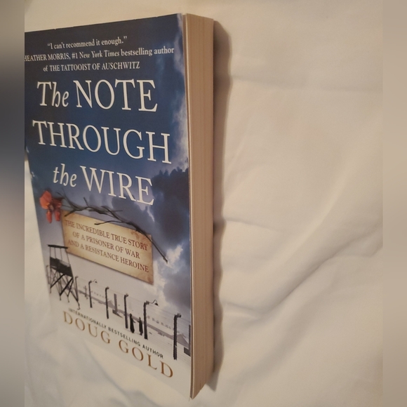 The Note Through the Wire: The Incredible True Story of a Prisoner of War - Picture 3 of 5